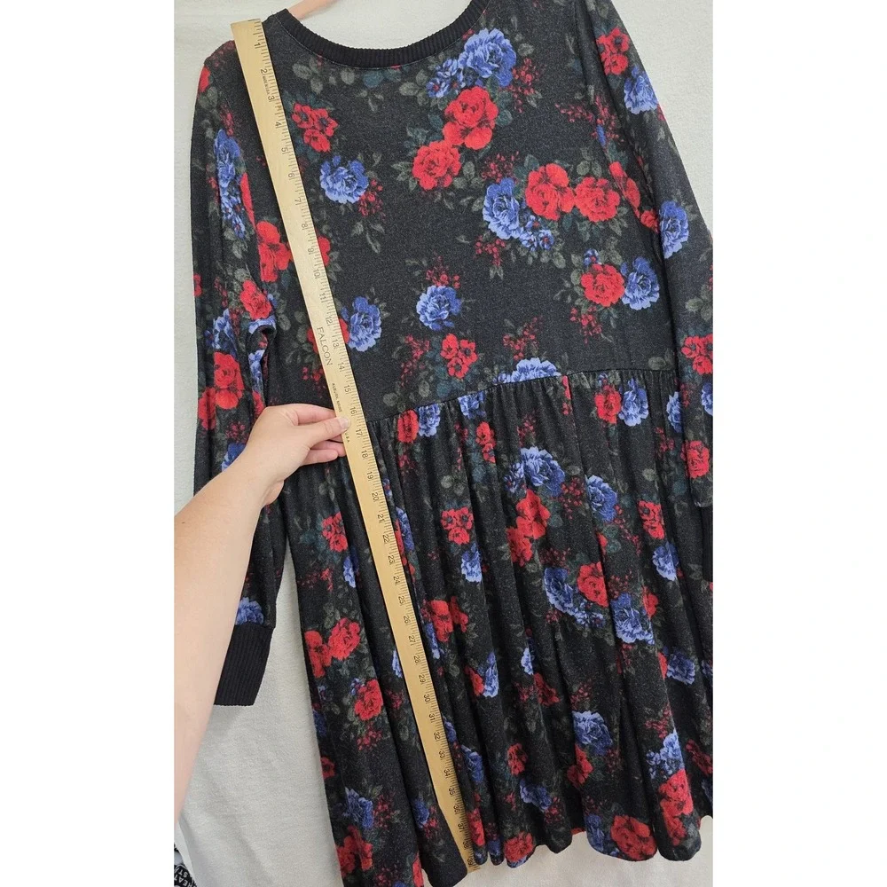 Torrid Dress Womens 2 Black Floral Red Blue Super Soft Plush Long Sleeve Pockets